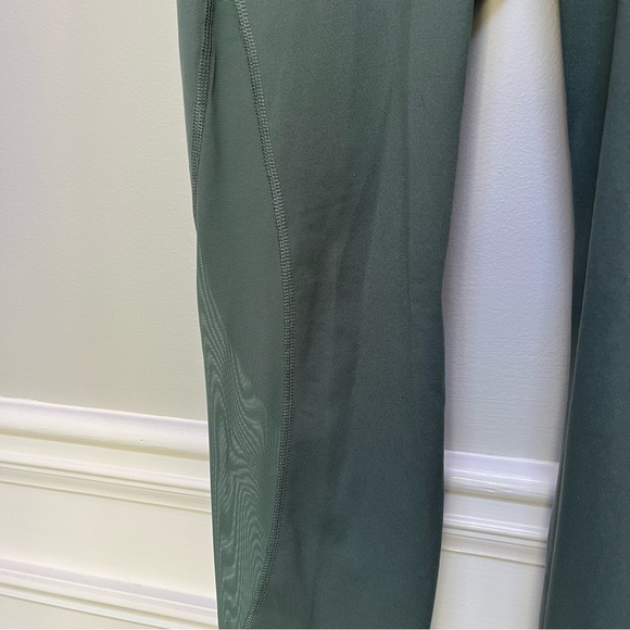 Old Navy Active Go Dry Forest Green Leggings With Mesh M - Picture 11 of 13